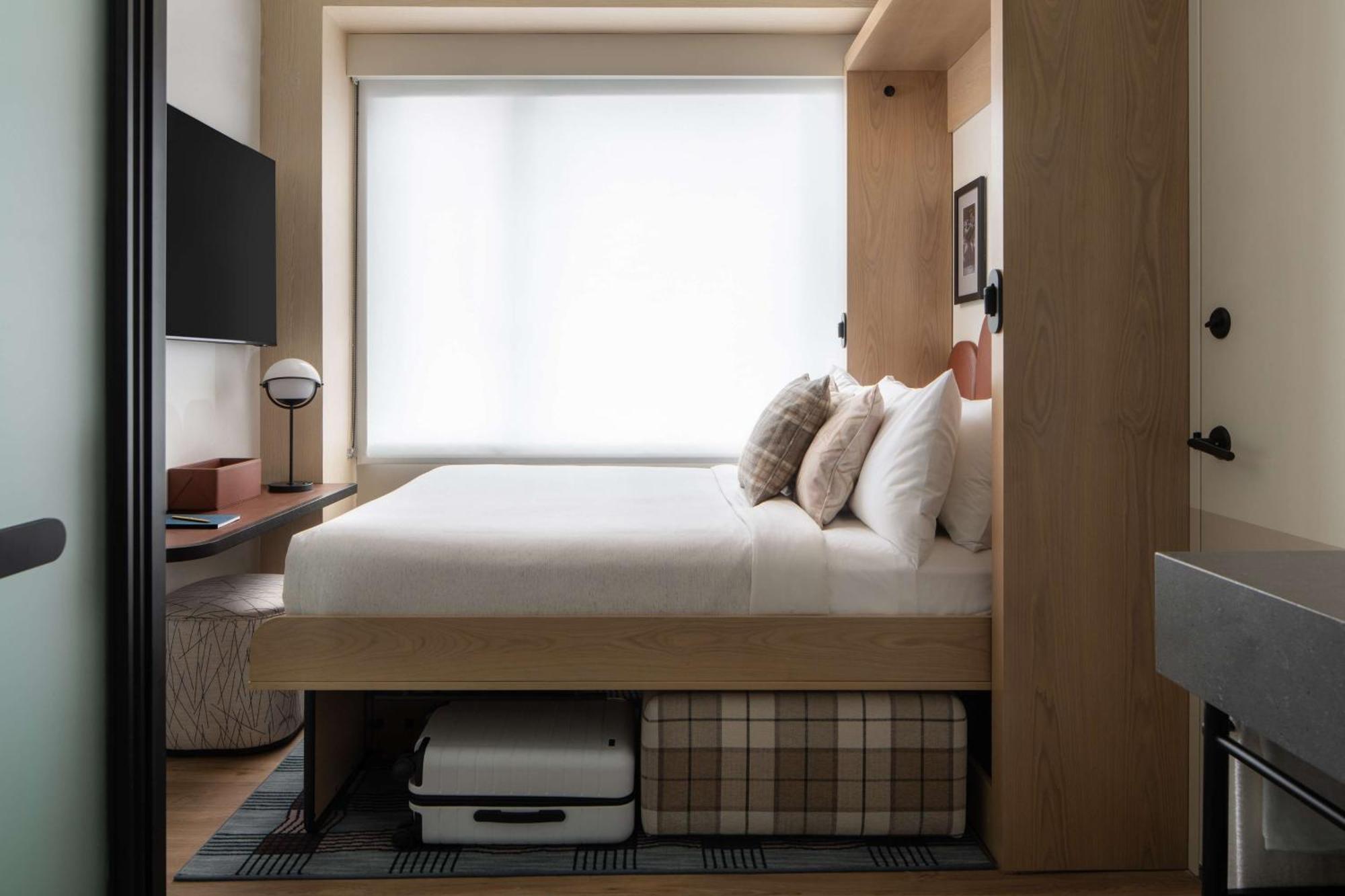 Motto By Hilton New York City Times Square Экстерьер фото