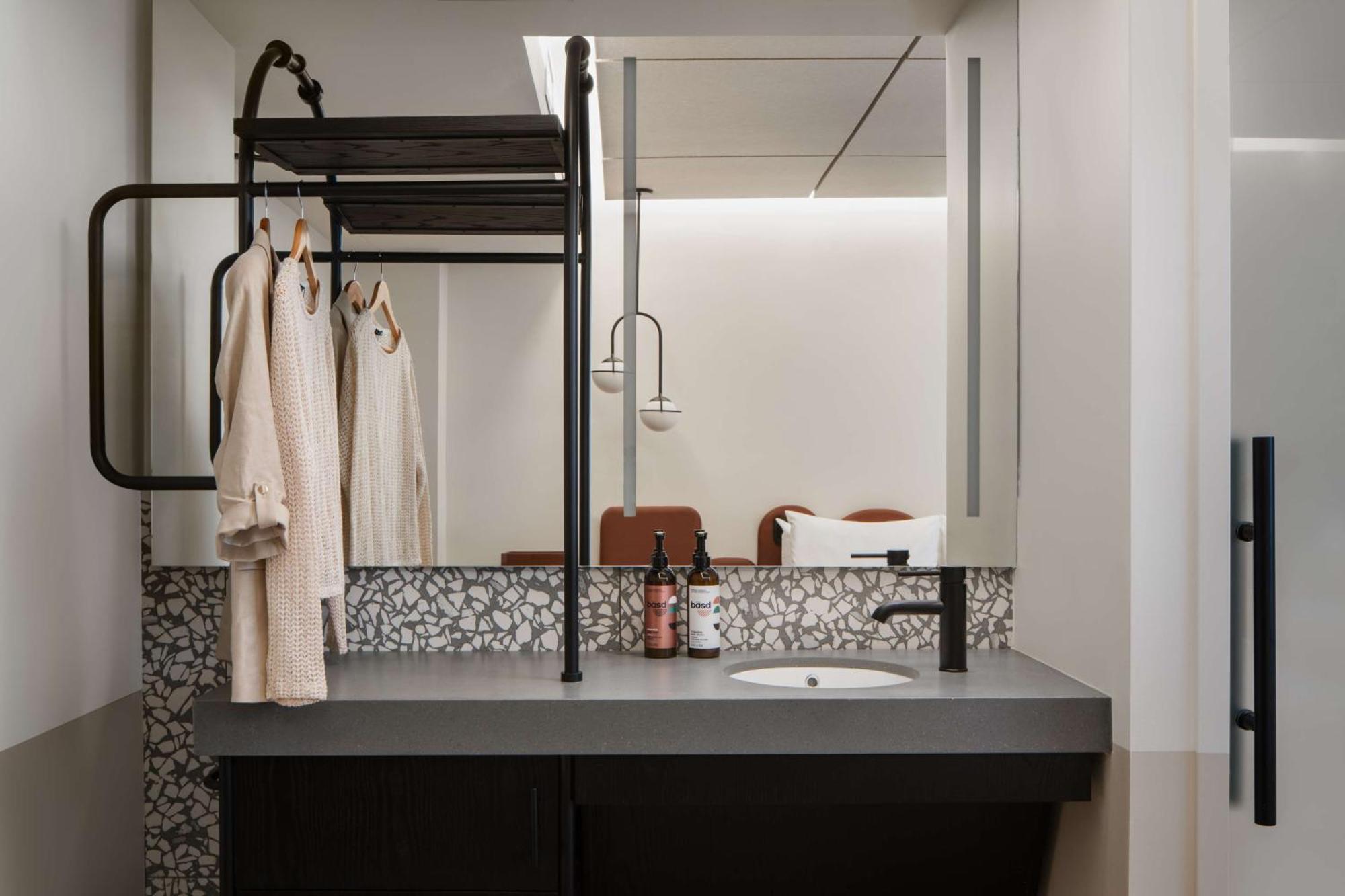 Motto By Hilton New York City Times Square Экстерьер фото