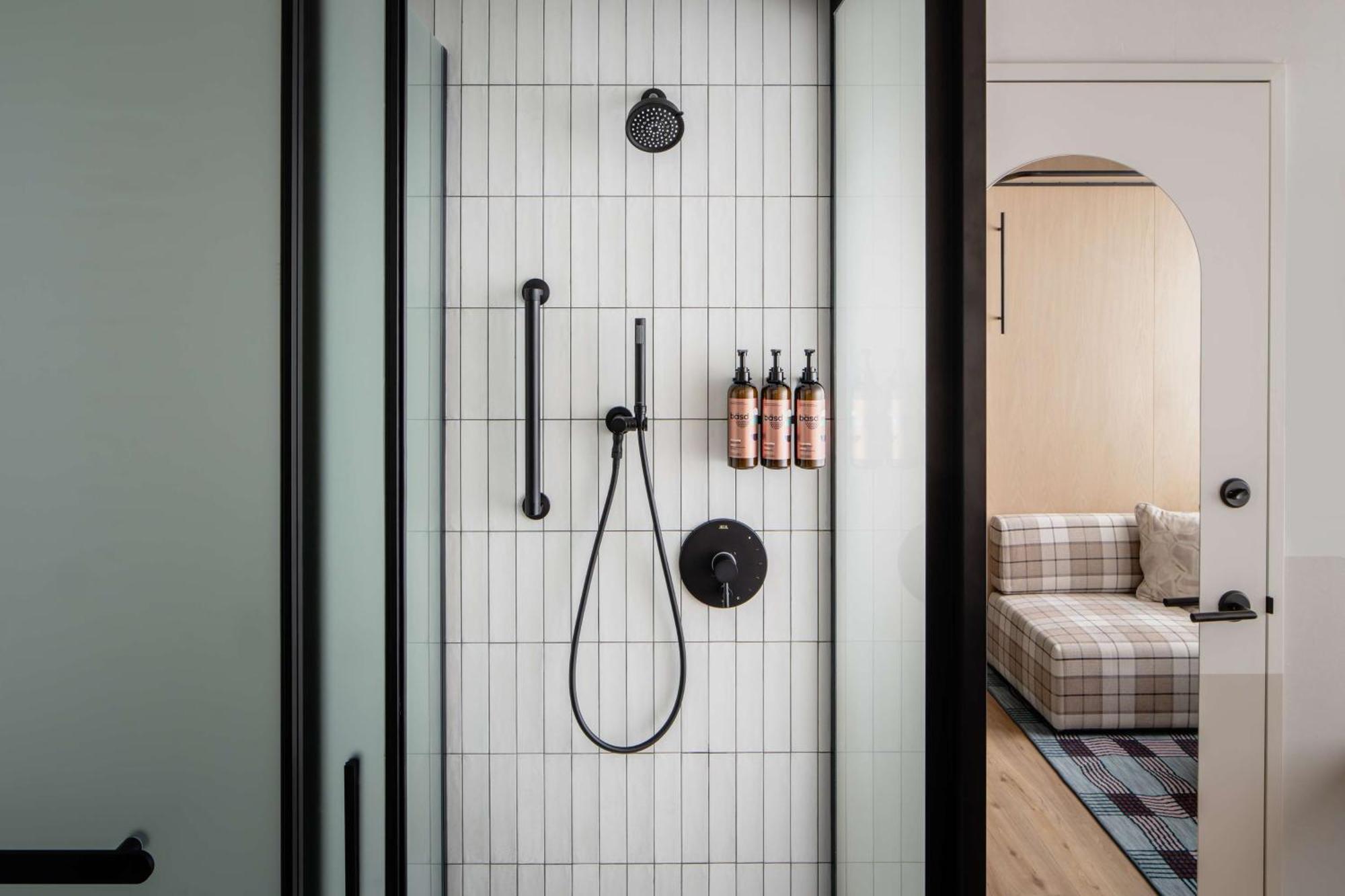 Motto By Hilton New York City Times Square Экстерьер фото